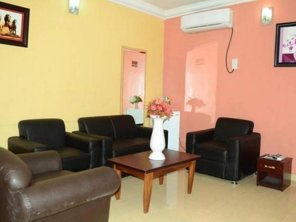 Newton Hotels Limited Owerri Eksteriør billede